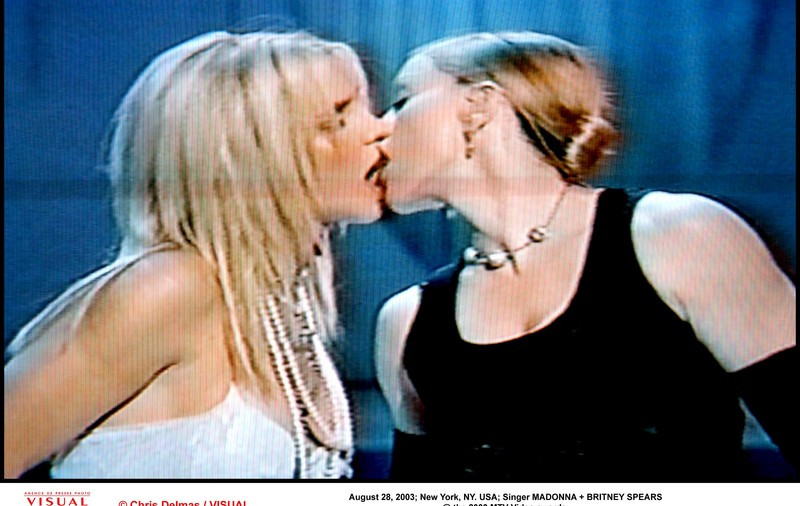 Madonna vrea să se sărute din nou cu Britney