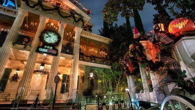 haunted-mansion-disneyland-california