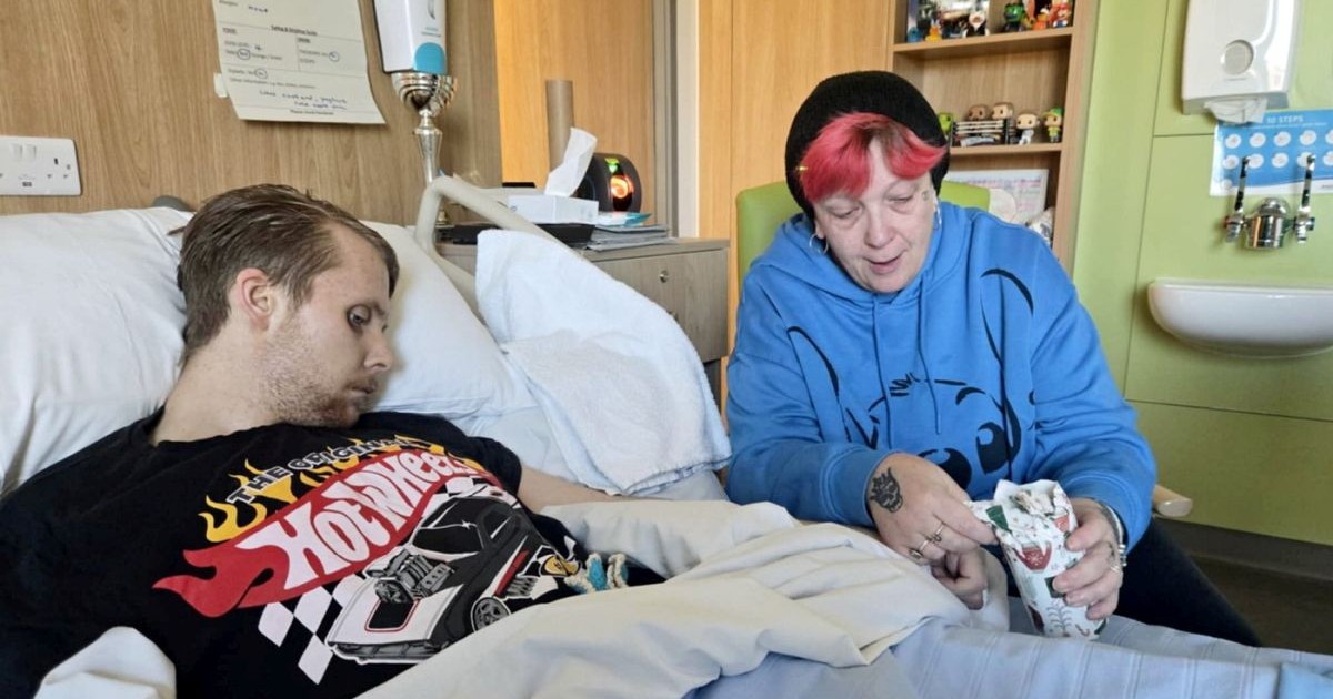 Andre Yarham, cel mai tânăr pacient britanic cu demență, care avea creierul unui bărbat de 70 de ani, a murit la vârsta de 24 de ani, ianuarie 2026