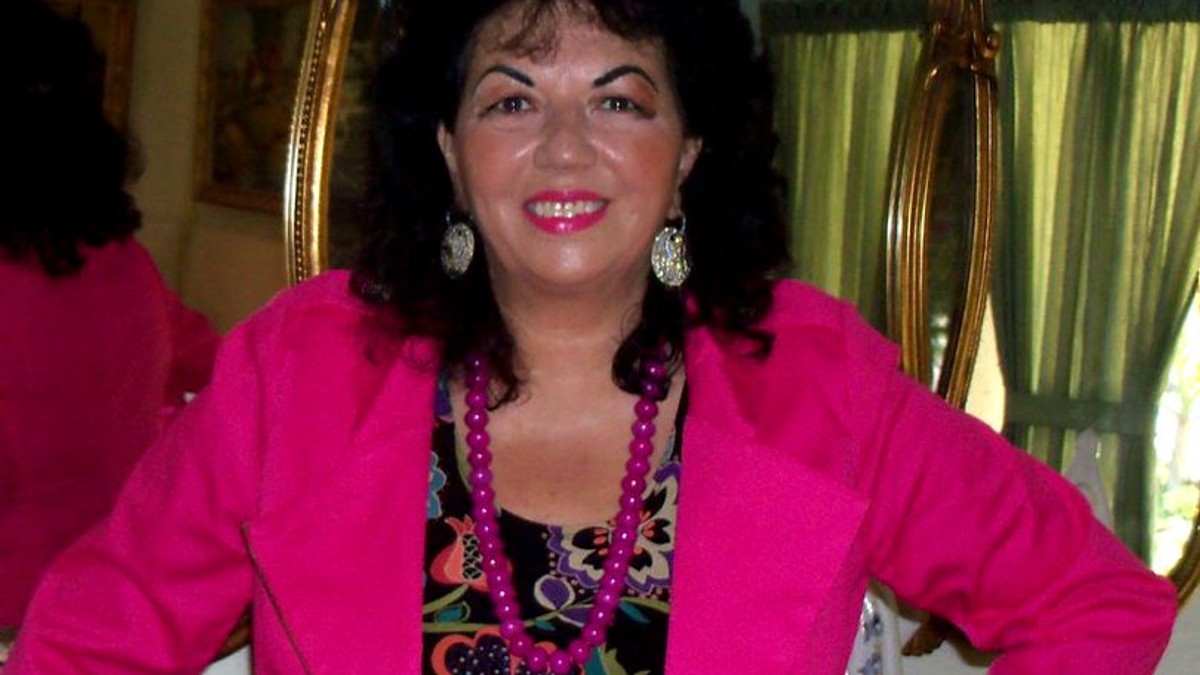 Carmen Harra, răsfățată cu cadouri scumpe încă de la început de an. Ceas de lux și mașină nouă