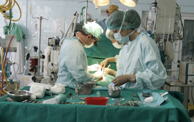 Atenţie la ţeparii care promit medicamente miraculoase pentru cancer!