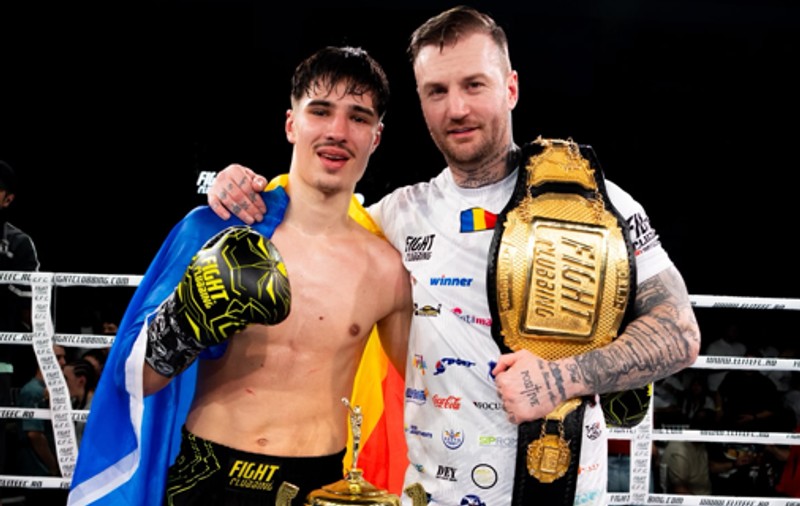 Cosmin Brumă (foto stânga) Foto Elite Fighting Championship