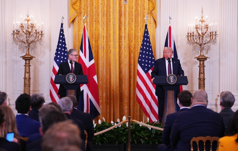 „Ajunge!”. Trump îl întrerupe pe Starmer, întrebat dacă regele Charles al III-lea este îngrijorat de o anexare a Canadei