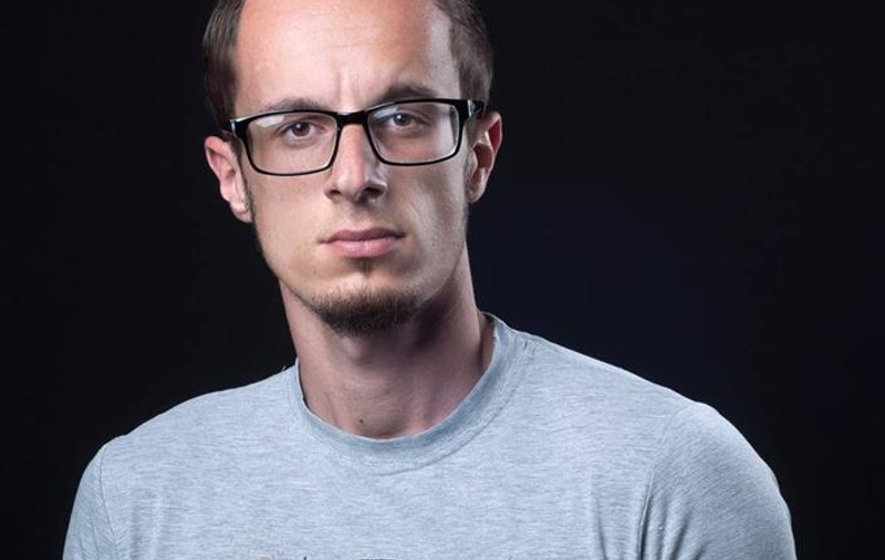 Fotografiile unui român fac furori pe Internet. Cine este Alex Robciuc | FOTO