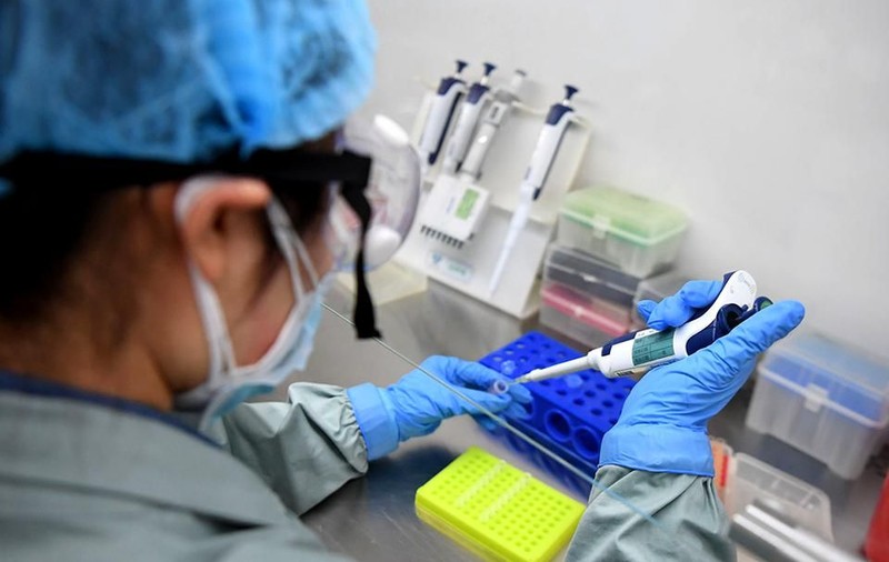 OMS avertizează: Pandemia de coronavirus accelerează