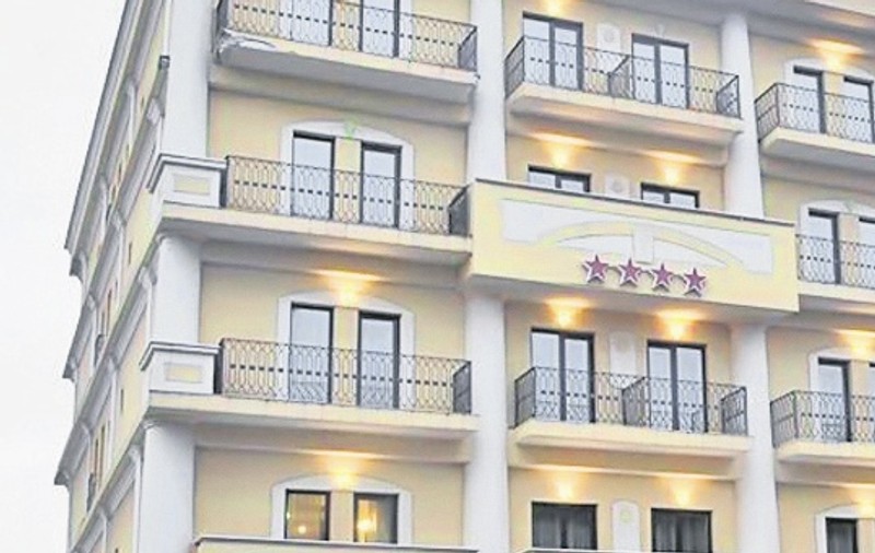 Ten Colonade, un hotel cu aer princiar