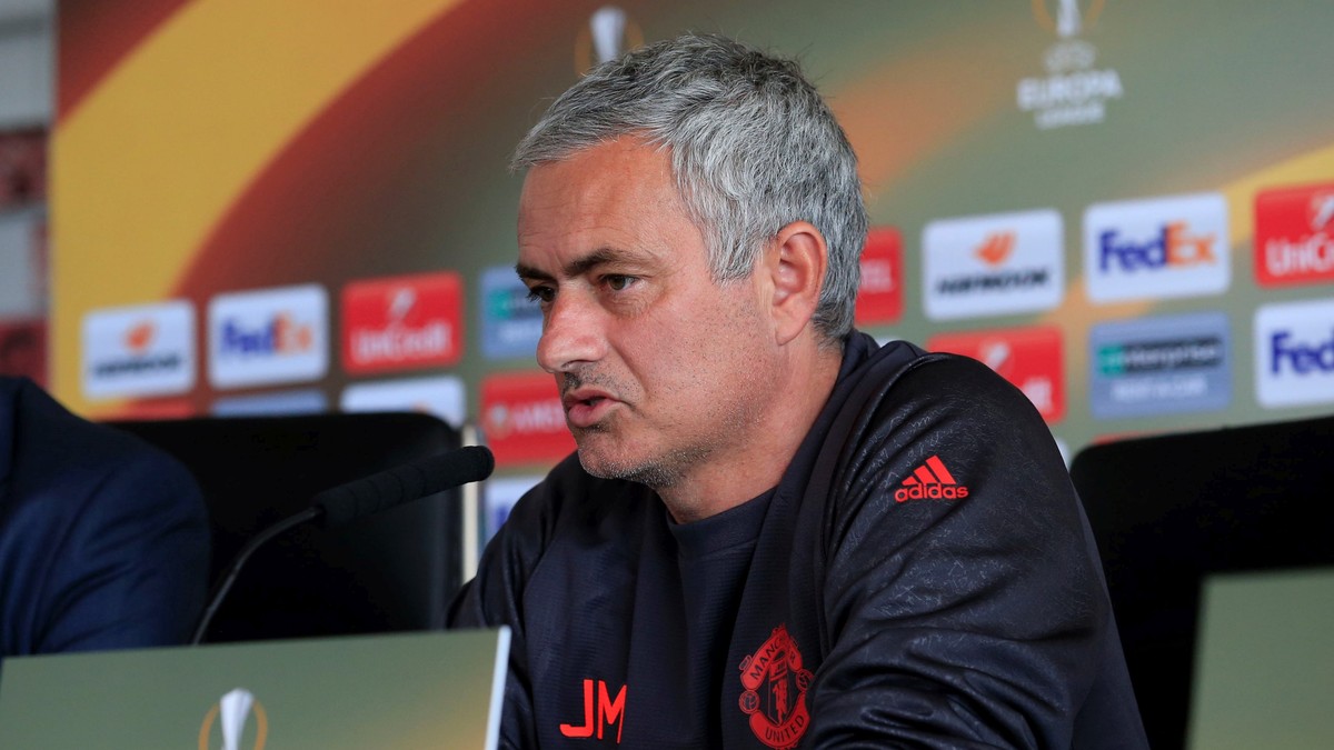 Jose Mourinho, în timpul unei conferinţe de presă care a precedat un meci disputat de Manchester United. (FOTO: HEPTA)