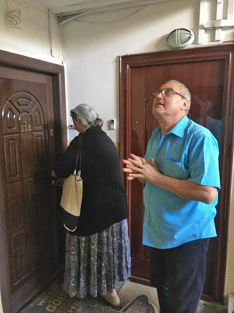 Laurențiu și Carmen Sârbu pășesc în noua locuință