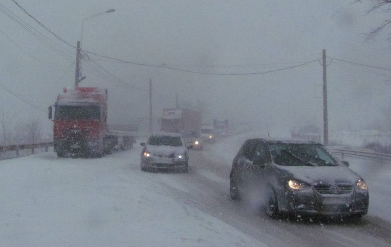 Avertizare meteo: Ninsori şi viscol în mai multe zone din ţară