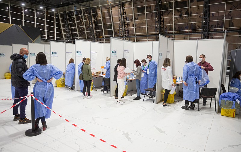 Numărul vaccinărilor zilnice rămâne sub 20.000. Totalul persoanelor imunizate a ajuns la 4,7 milioane