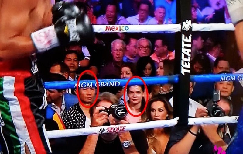 O fi înțeles ceva? Moni a suportat cu greu loviturile dure între Mayweather și Pacquiao