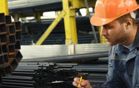 Bătaie pe tinerii calificați. Angajatorii români oferă aproape 5.000 de locuri de muncă