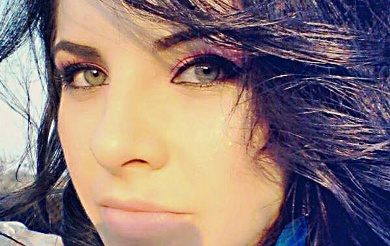 ÎNAINTE SĂ MOARĂ ÎN INCENDIU, cântăreaţa Nicoleta Cengher S-A FOTOGRAFIAT CU UN BĂRBAT CELEBRU! Iată IMAGINEA