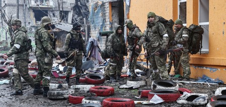 Soldații ruși în Mariupol. | Foto: Profimedia