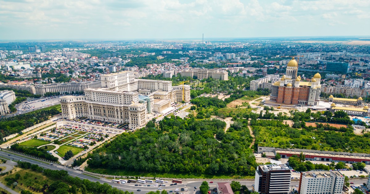 Poză cu orașul București realizată din aer, cu drona