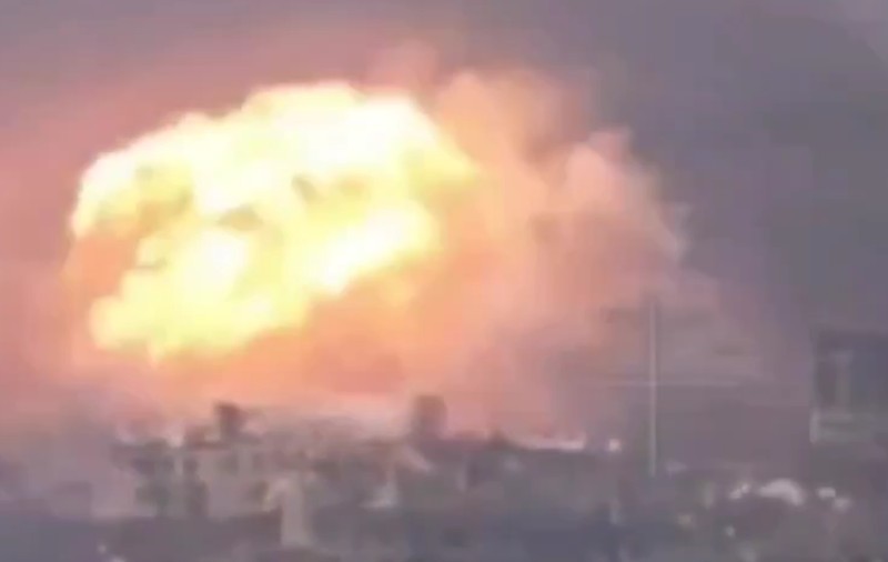 Un bloc din „Orașul Păcii" a fost pulverizat de bomba rusească FAB-3000. Rusia bombardează orașele ucrainene ca în Al Doilea Război Mondial