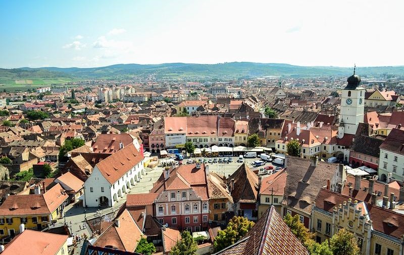 Vacanță prelungită pentru zeci de mii de elevi și studenți din Sibiu, pentru organizarea Summitului UE