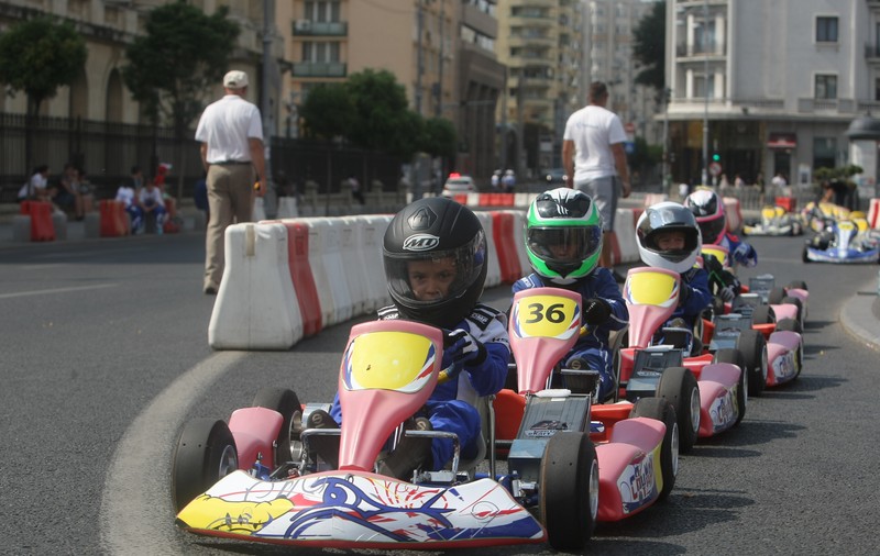 Restricții rutiere în centrul Capitalei, în weekend, pentru Supercupa României la Karting electric