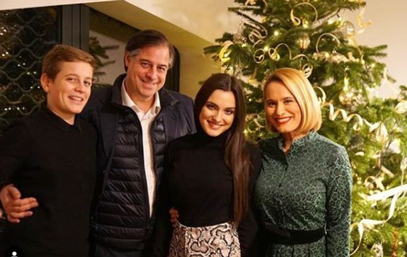 Andreea Esca și-a pus internauții în cap. Totul a pornit de la fiica ei și iubitul acesteia