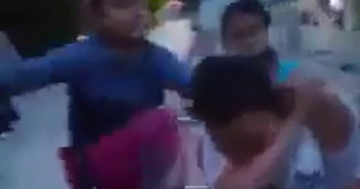 Tânără bătută cu sălbăticie în plină stradă la Babadag