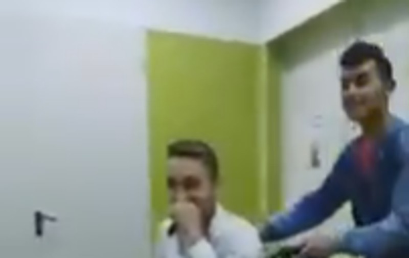 Bătaie de joc la spitalul din Lugoj! Niște tineri fac «liniuțe» cu cărucioarele bolnavilor