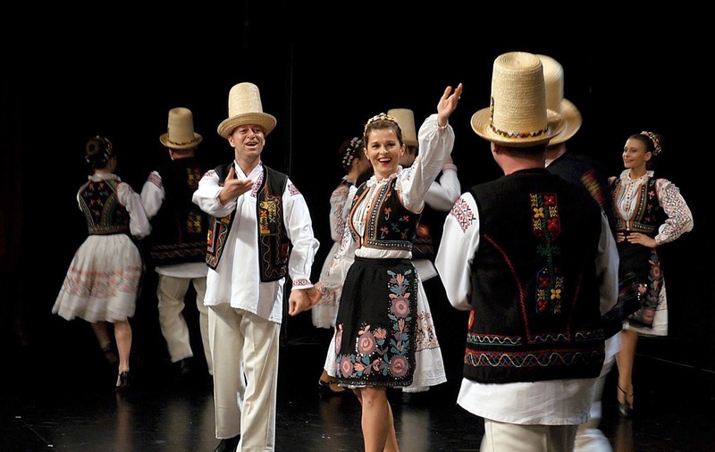 Centenarul Marii Uniri. Ce au organizat ambasadele române din străinătate în cinstea Zilei Naționale a României