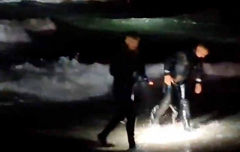 Doi turişti, căutaţi de salvatori în Vama Veche şi Eforie Nord. Un bărbat din Bucureşti s-a înecat la Costineşti