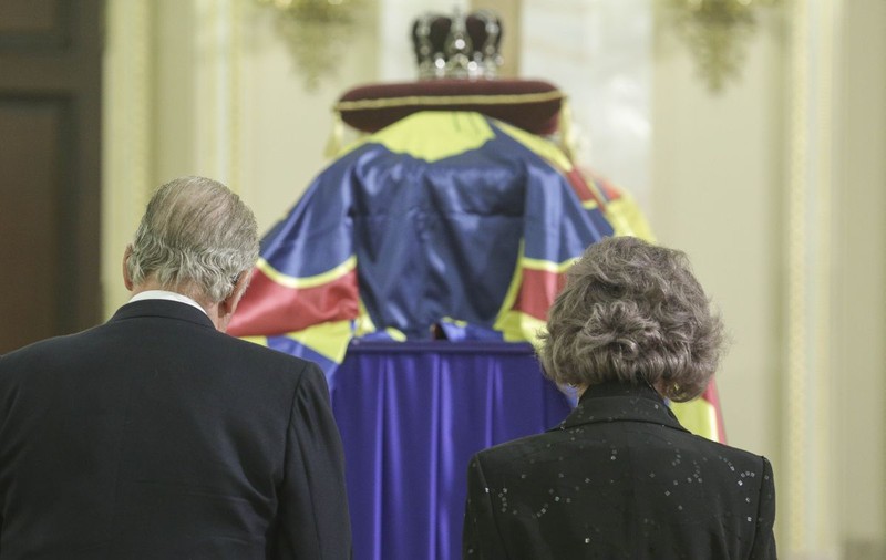 Monarhii Europei la catafalcul Regelui Mihai. Regele Juan Carlos și Regina Sofia au ajuns la Palatul Regal