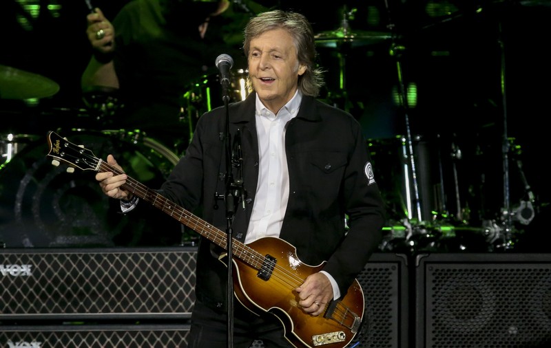 Unul dintre nepoții lui Paul McCartney, amenințat cu un cuțit și jefuit