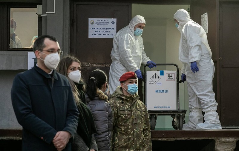 Sondaj IRES: Românii nu au încredere în capacitatea Guvernului de a organiza campania de vaccinare