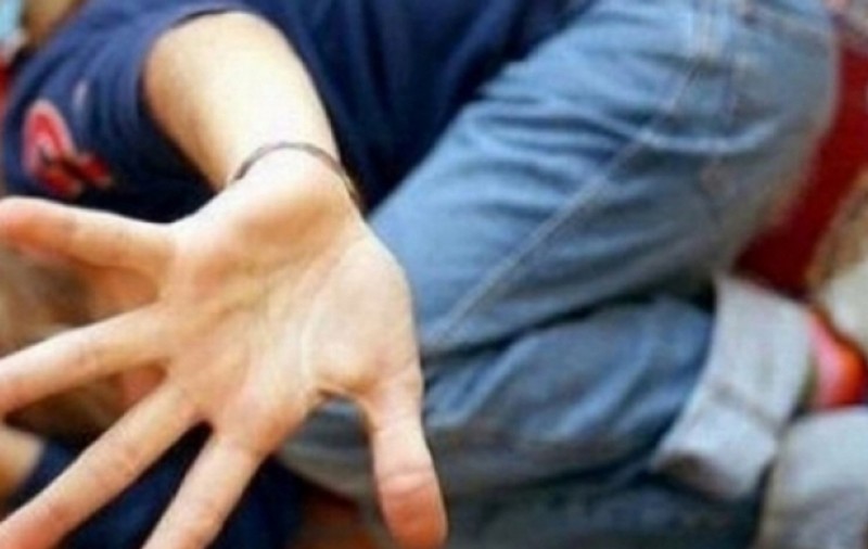 Elevul din Teleorman care și-a bătut și sechestrat profesoara a fost arestat. Este o premieră pentru învățământul românesc