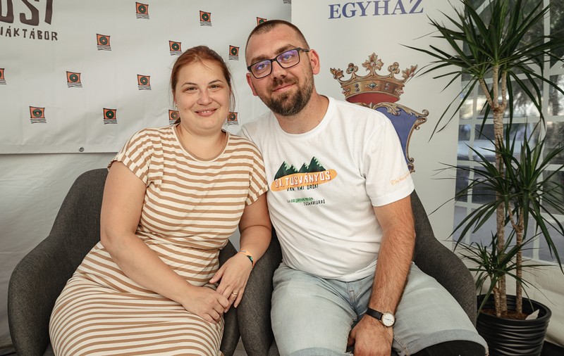 Viața unei femei care este preot într-o biserică din România. „Vorbește altfel decât un bărbat, discursul ei e mai apropiat de problemele vieții”