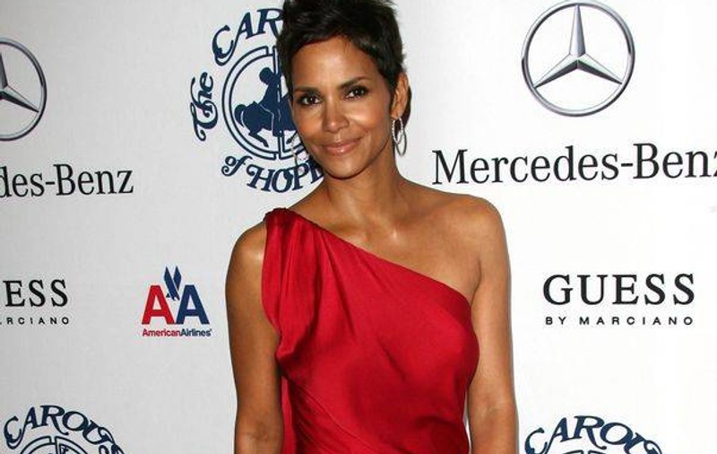 Halle Berry recunoaşte: "Toată viaţa am făcut terapie"