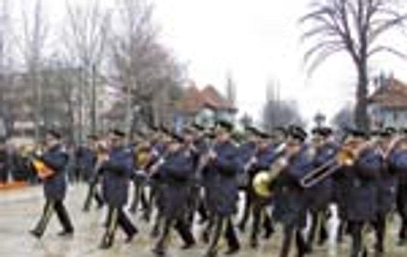 Ei le vor canta 'greilor' planetei