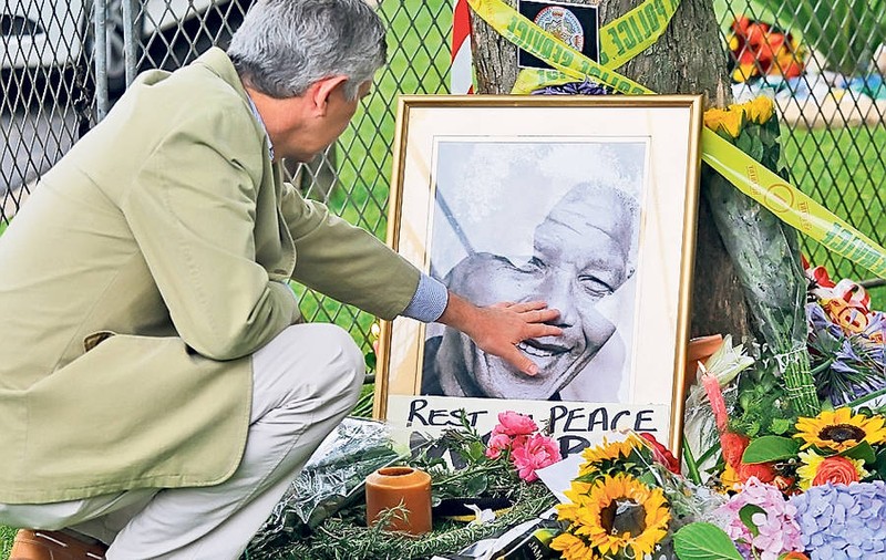 4.500 de persoane, la înmormântarea lui Nelson Mandela