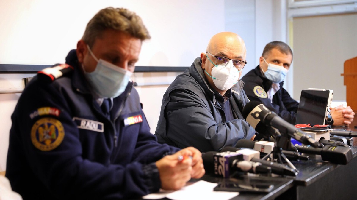 Raed Arafat, în conferința de presă de după incendiul de la Spitalul de Boli Infecțioase din Constanța. Foto: Eli Driu / Libertatea