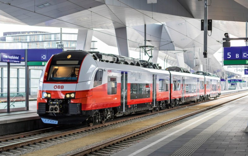 Austria a anunțat trei trenuri între Viena și Timișoara pentru românii care îngrijesc bătrâni din Austria. Rezervările se fac online