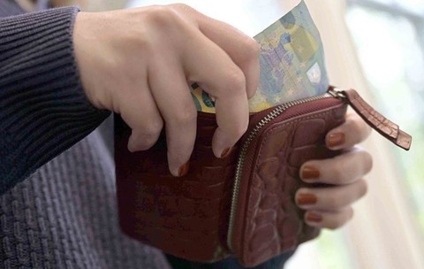 Salariile reale scad în toată Europa. Sursă foto: Hepta.