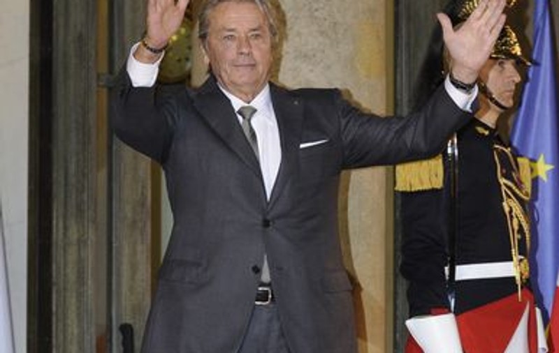 Alain Delon îşi vinde ceasurile