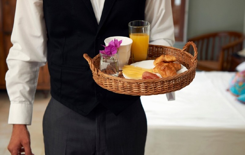Criză de personal în HoReCa: Deficitul de forță de muncă ajunge la 50% în stațiunile turistice