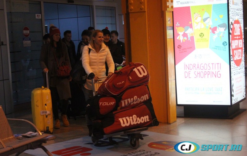 Jucătoarele din echipa de Fed Cup au sosit la Cluj-Napoca. Sala e gata, Halep face poze!!