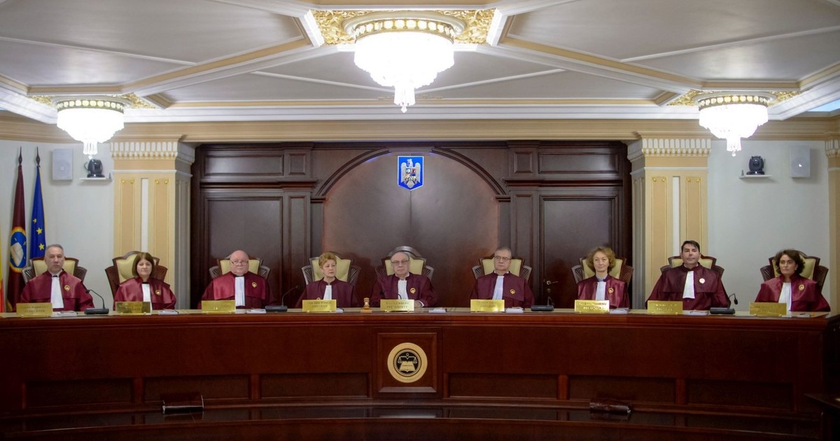 Cei 9 judecători ai CCR care au decis în decembrie 2024 anularea alegerilor din noiembrie 2024