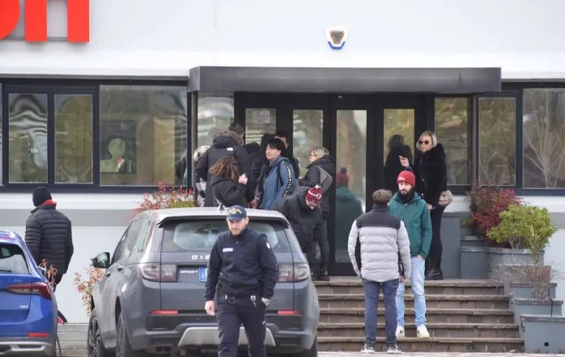 70 de angajați au fost concediați unul câte unul prin apel video, în ajun de Anul Nou, în Italia: „Este nedemn de o țară civilizată”