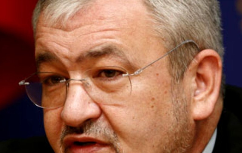 Sebastian Vlădescu poate fi urmărit penal; Președintele Iohannis a semnat marți cererea DNA pe numele fostului ministru de Finanțe