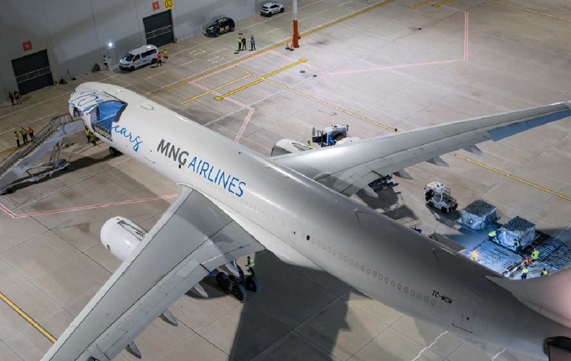 Cel mai greu avion care a aterizat vreodată la Oradea, un Airbus de 170 de tone și peste 60 de metri: „A adus o încărcătură de 40 de tone”
