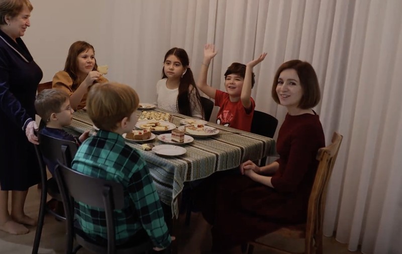 Maia Sandu a sărbătorit Crăciunul pe stil vechi în familie. Mesajul președintei din Republica Moldova