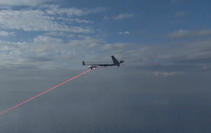 Arma britanică experimentală de care ar putea beneficia Ucraina. Laserul DragonFire poate lovi o monedă de la un kilometru distanță
