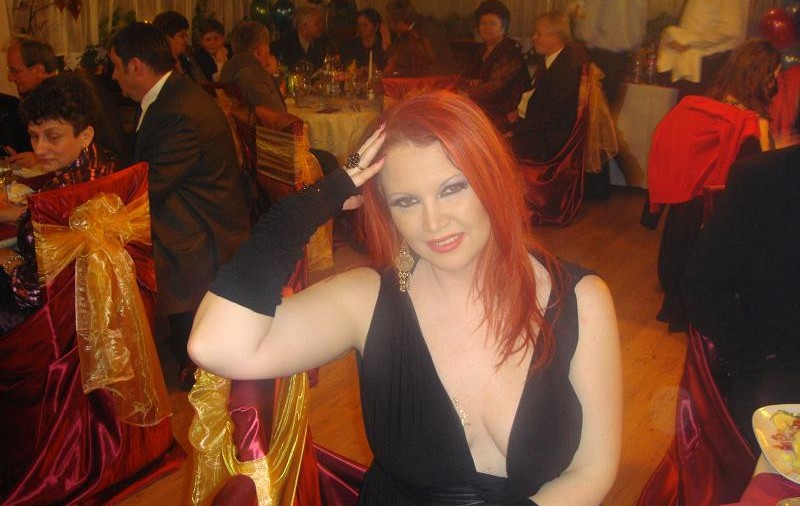 Oana Lis vrea pantofi din bani de la păcănele