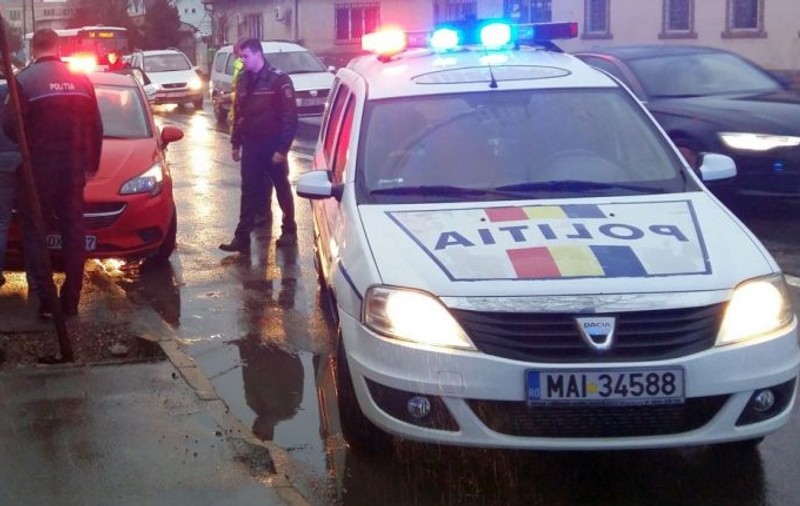 Un director la Poliția Locală Slatina a lovit doi tineri pe o trecere de pietoni
