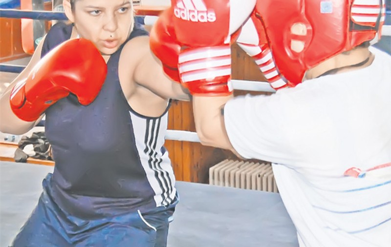 Ele sunt războinicele din ring!